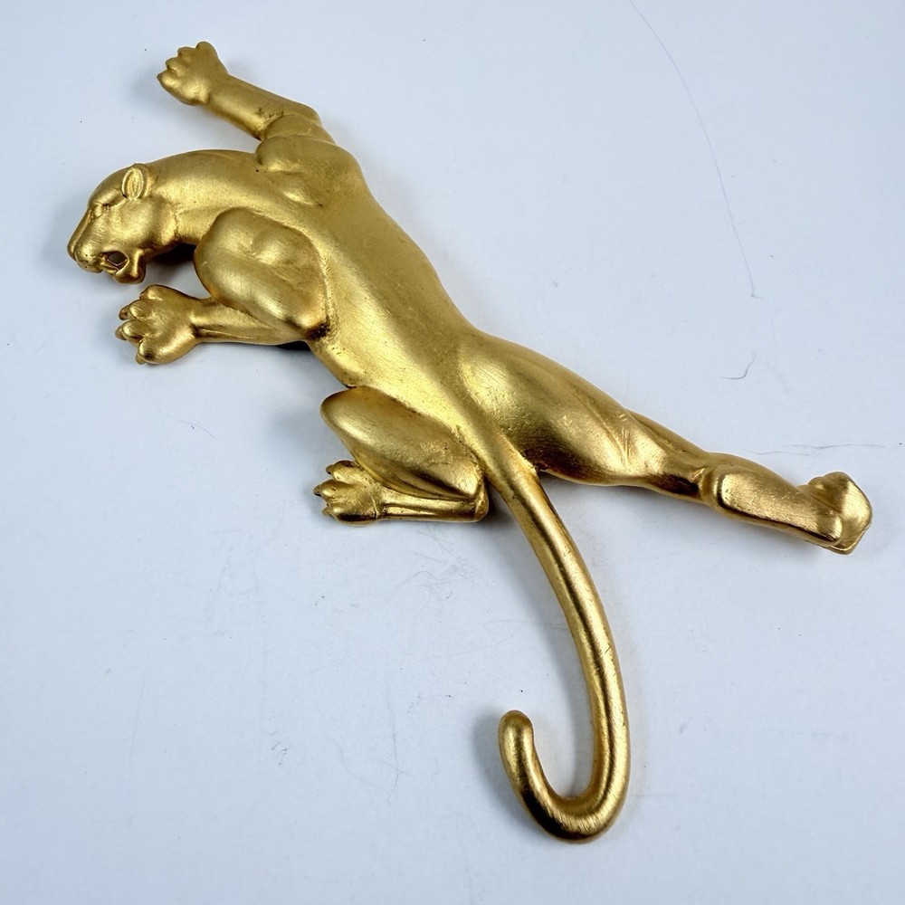 Vtg Panther Brooch Signed JJ 1986 Jonette Sleek Gold Tone Climbing Wild Cat Pin
