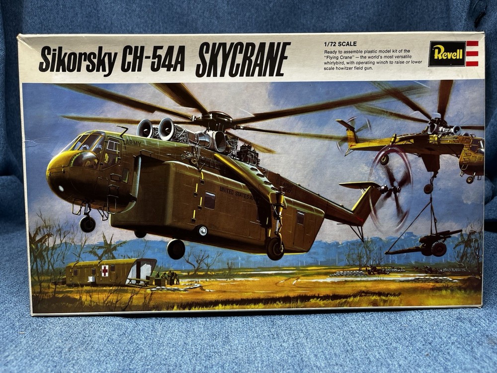 Revell Sikorsky CH-54A Skycrane Helicopter Model Kit 1/72 Scale #0258 Open Box