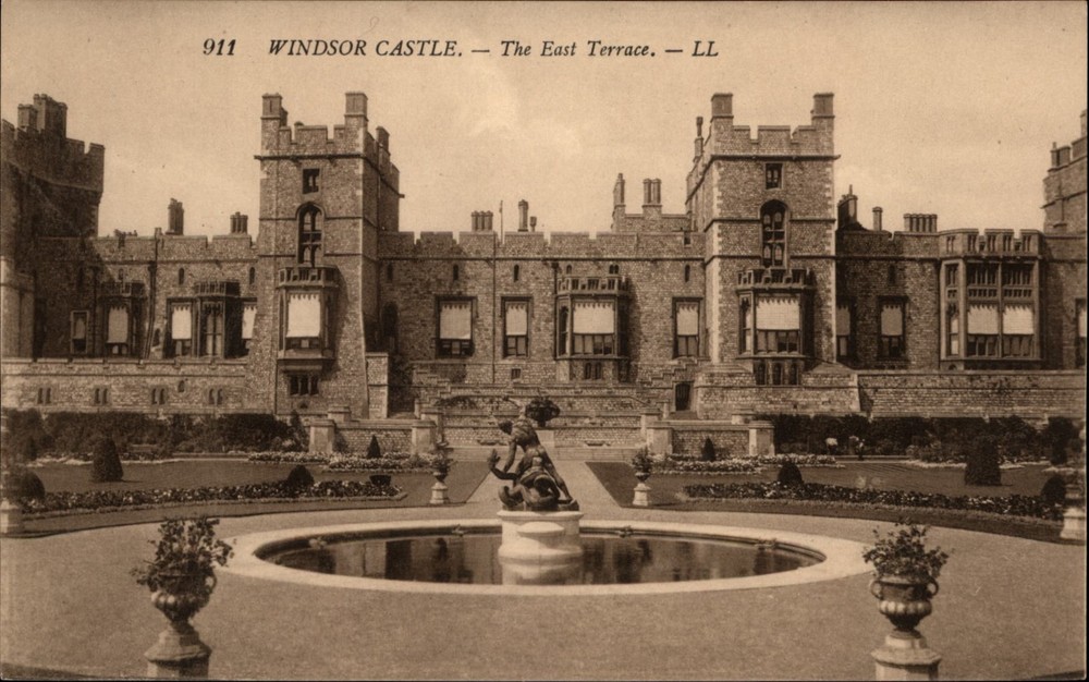 Windsor Castle East Terrace view vintage postcard r619