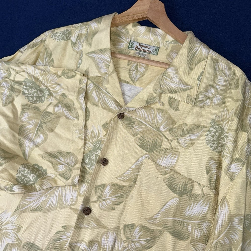 Vintage Tommy Bahama Silk Hawaiian Shirt Mens XL Tropical Floral Camp Resort