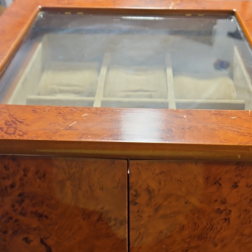 vintage watch display  cabinet, 21 slots,accommodates large watches-image