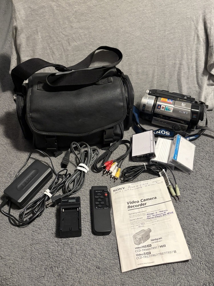 Sony Handycam CCD-TR940 Hi8 XR Camcorder NightShot SteadyShot TESTED Works READ