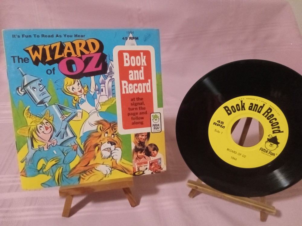 Peter Pan Records The Wizard of Oz Book & Record  45 RPM Read Along #1944