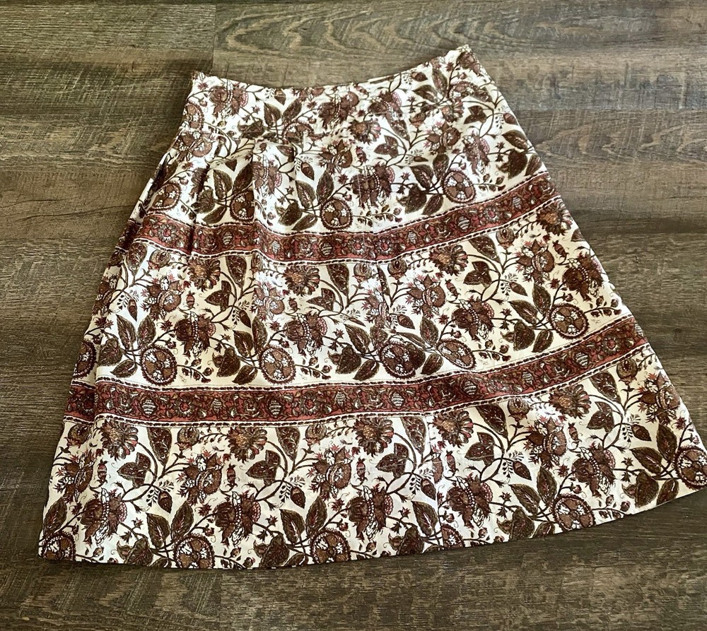 Banana Republic 100Silk Skirt Knee Length Brown Ivory Floral Paisley Size 6 Boho