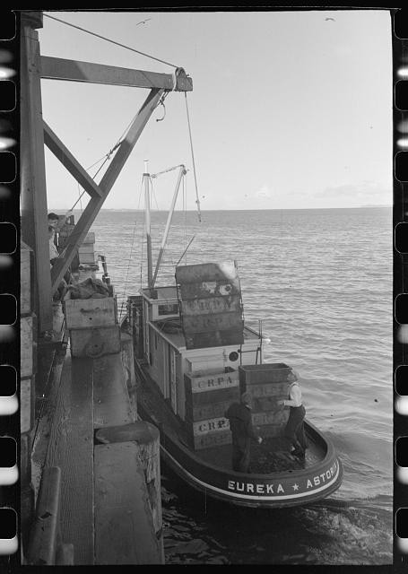 Photo:Astoria Oregon 1941 Fishing Boat Loading Empty Boxes Eureka Astoria