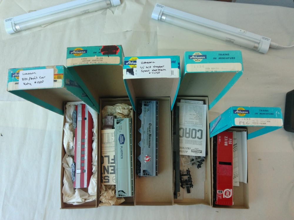 Athearn HO Scale Grab Bag 5-041 5 Pieces