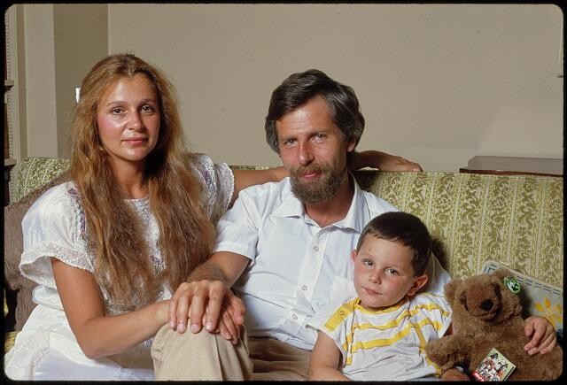 New York NY Vladimir Feltsman Anna Daniel 1987 Russian pianist family portrait