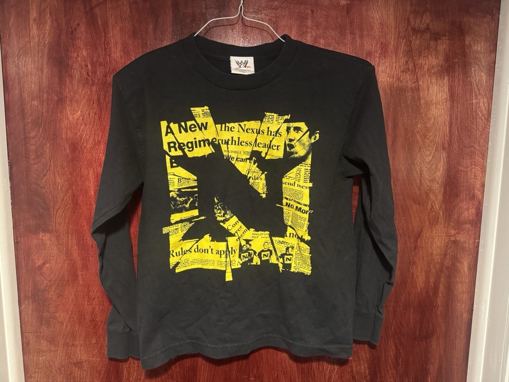 WWE Authentic Wear Graphic T Shirt The Nexus Mens Medium 2010 Double Sided