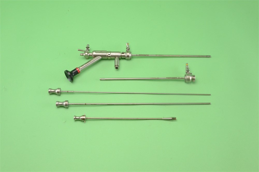 Smith & Nephew 72202976 Truclear hysteroscope w/ sheath, inserts MRG10704