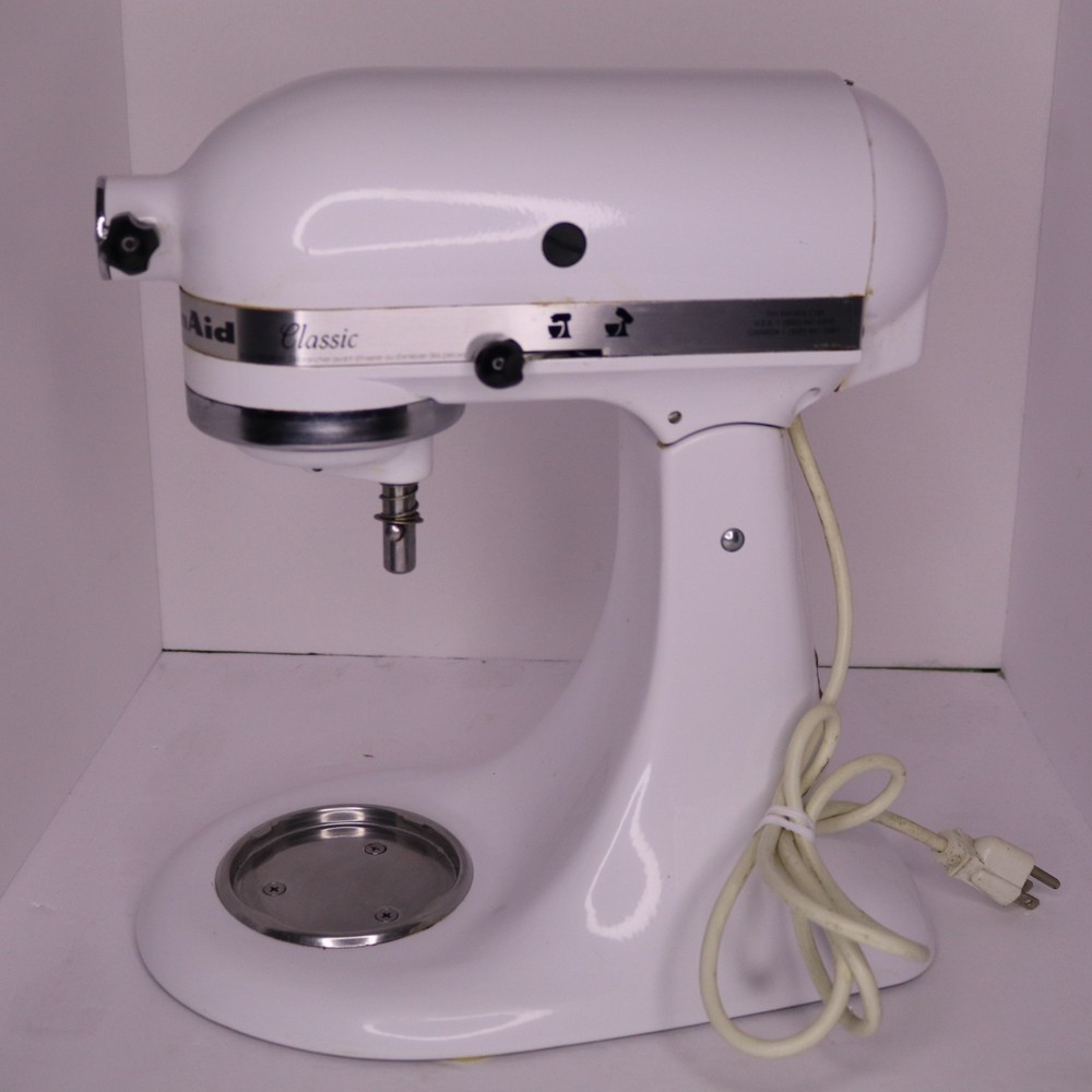 KitchenAid Classic Series K45WSSWH 250 Watt 4.5 Quart Tilt Head USA Stand Mixer
