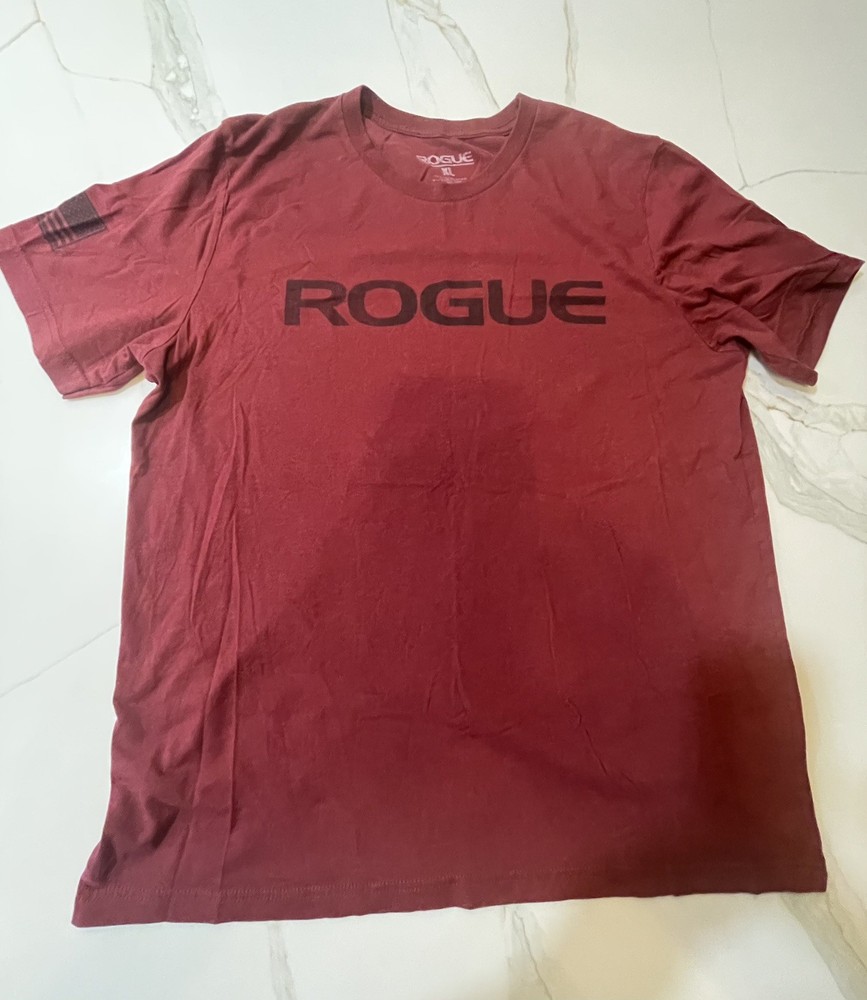 Rogue Fitness T Shirt Mens XL Red Spellout American Flag Short Sleeve Workout