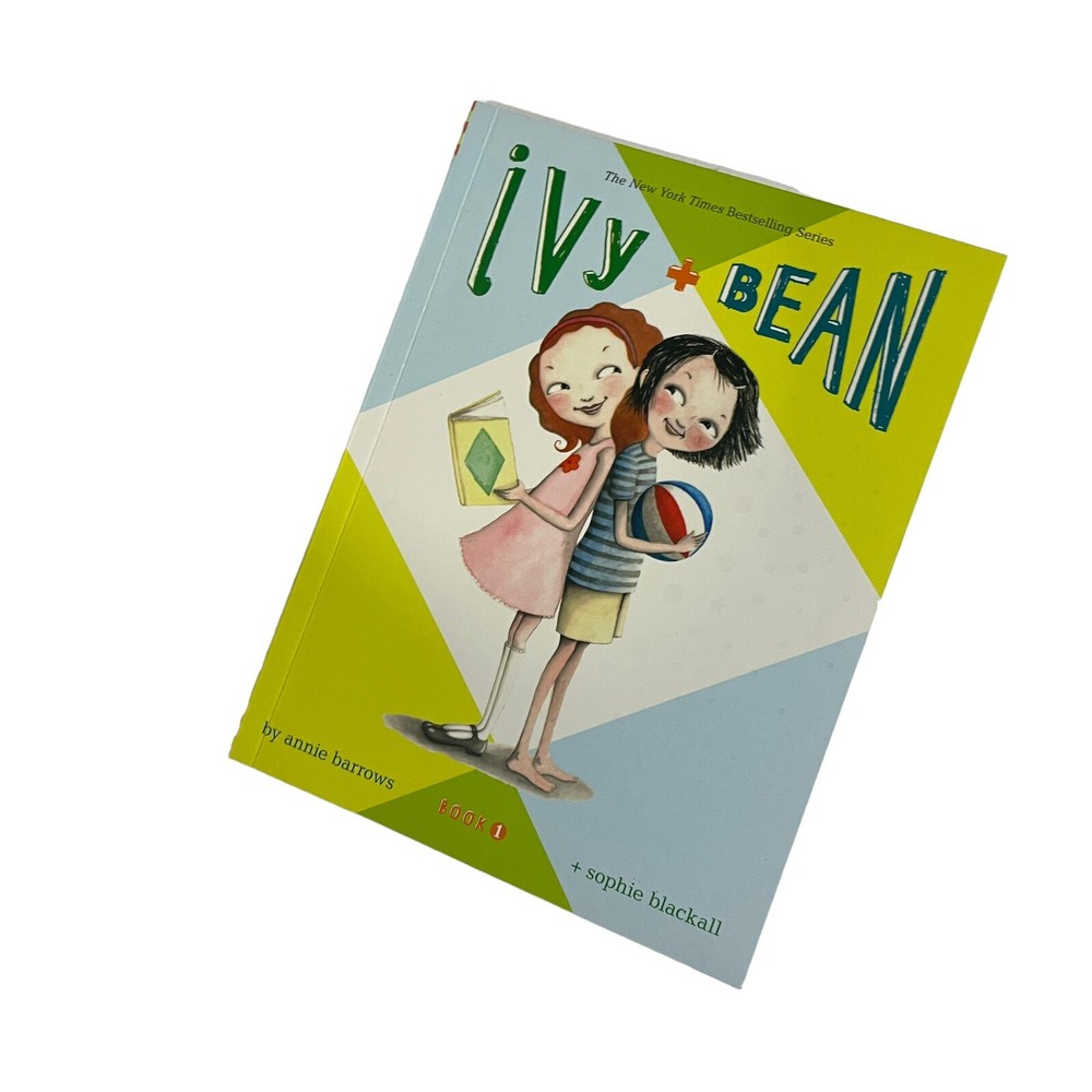 Ivy & Bean (Book 1) (Bk. 1) by Annie Barrows, Sophie Blackall