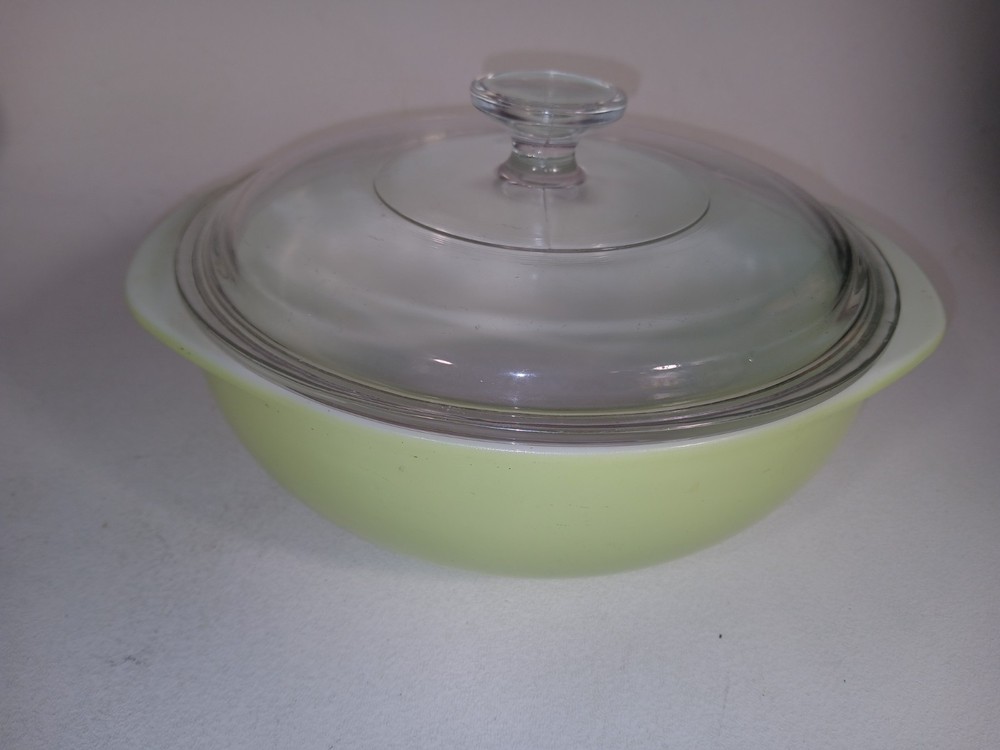 Vintage 1950’s PYREX Lime Green 2qt Casserole Dish #024 With Lid