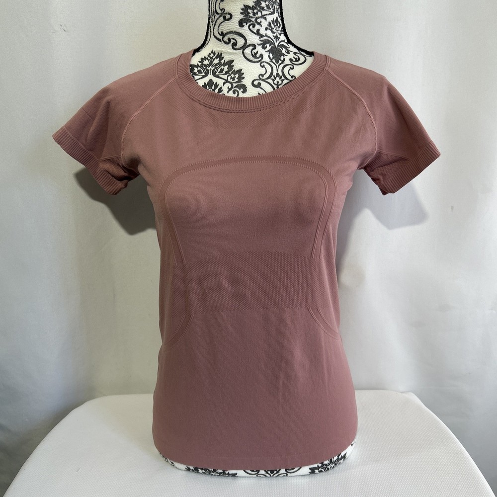 Lululemon Swiftly Tech Short Sleeve Tee Sz 6 Pink “ In Training For Greatness “