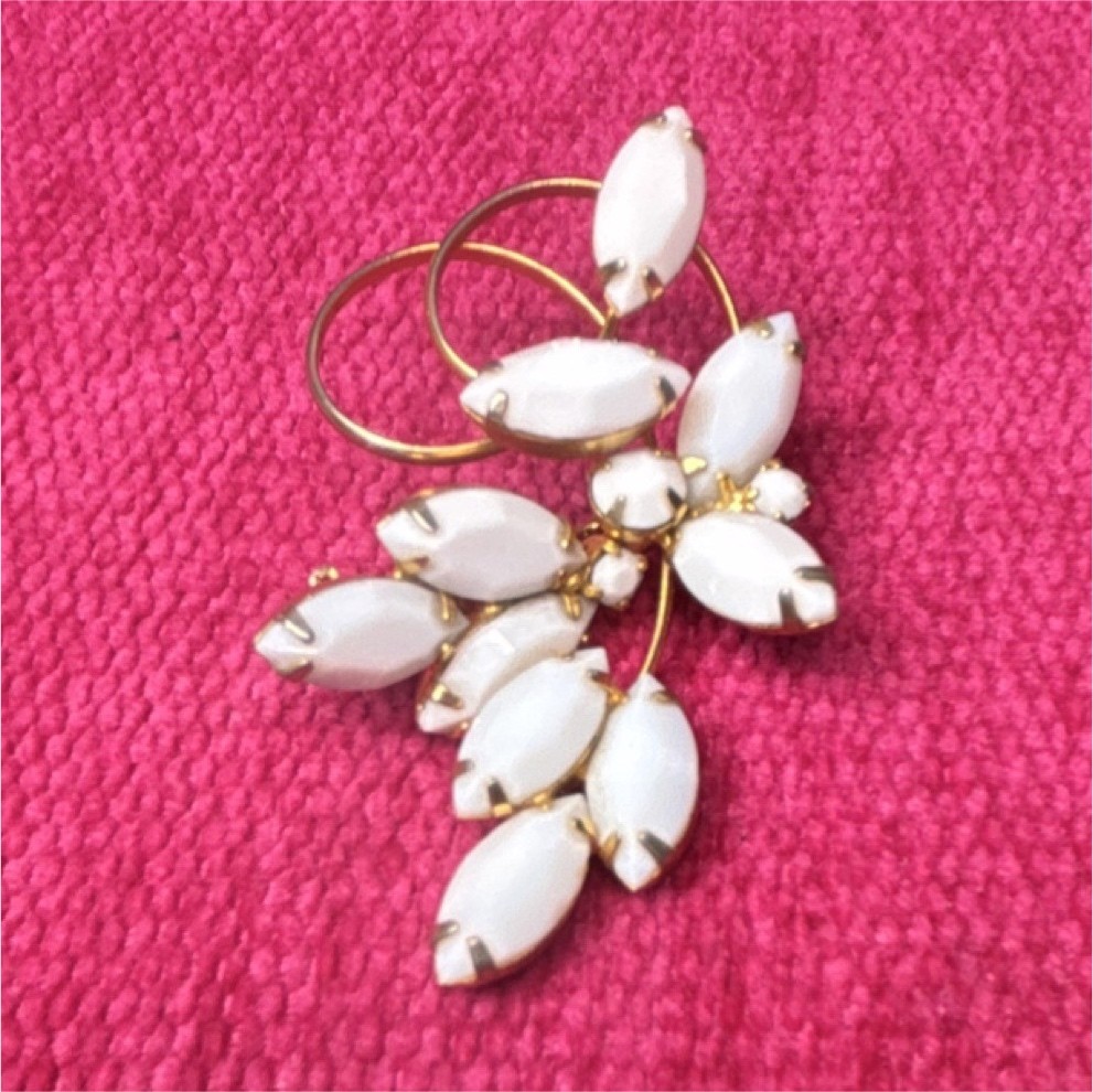 Vintage Cluster White Milk Glass Marquise Leaf Gold-Tone Brooch