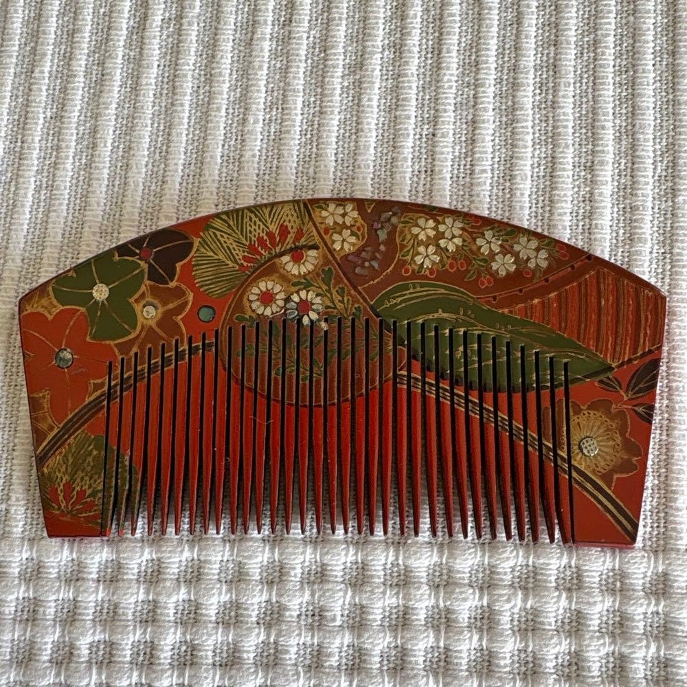 Vintage Hairpin Gold Tsumami Kanzashi with Mishima Lacquer and Shell Inlay