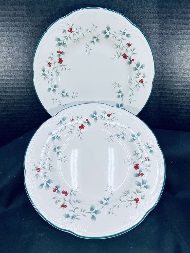 Pfaltzgraff Winterberry Salad Dessert Plate 9inch Set of 2b