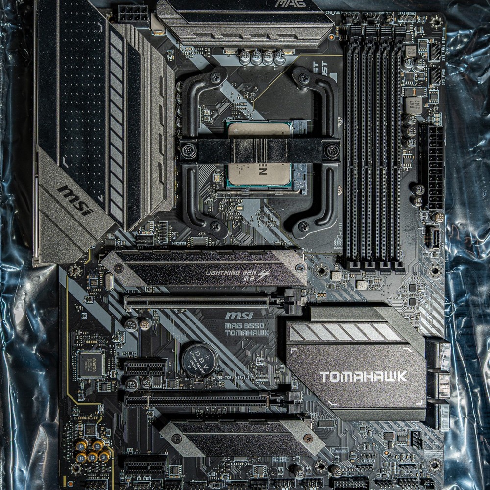 MSI MAG B550 Tomahawk AMD AM4 ATX Desktop Motherboard (B550TMHWK)