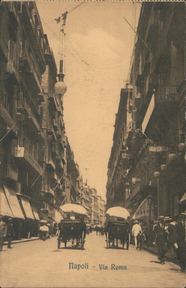 Italy Napoli-Via Roma Street Scene with Horse Carriages Vintage Postcard PC