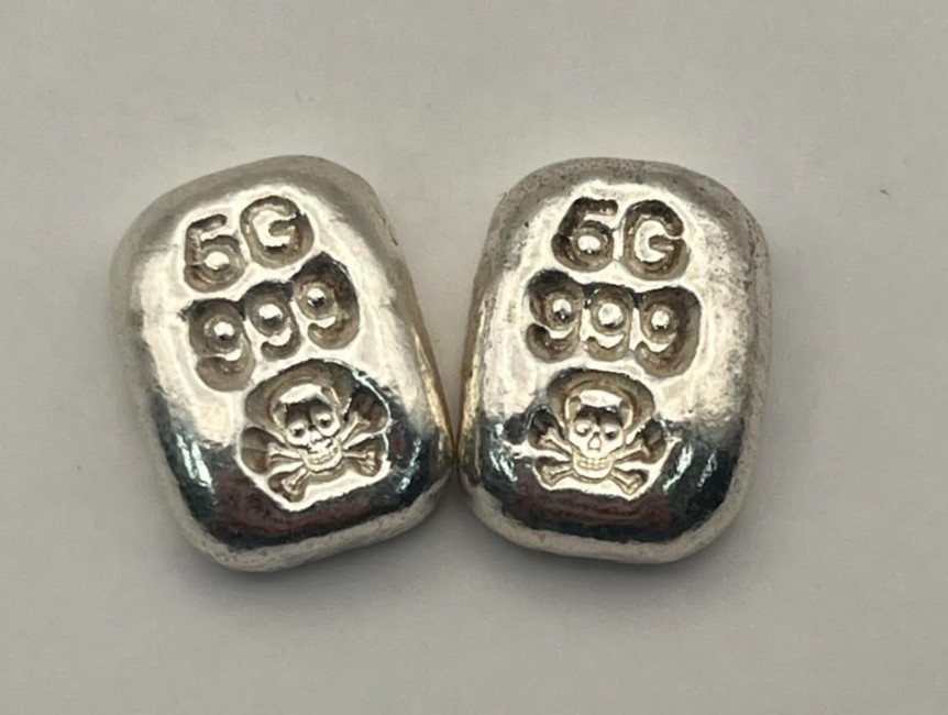 Lot of 2 5 gram SILVER bars .999 Pirate Skull Bones hand poured bars