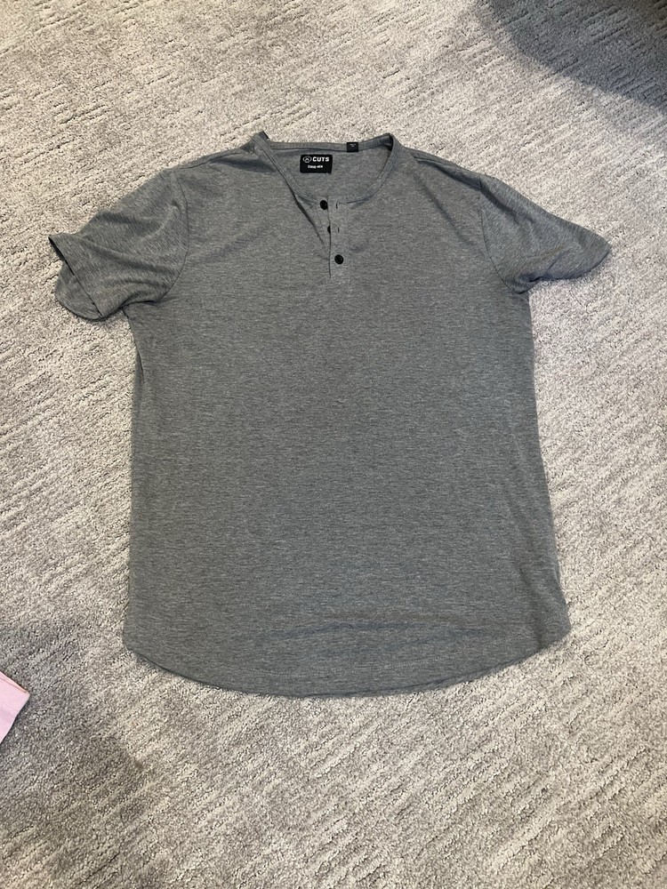 Cuts Clothing Henley Shirt Mens Medium Gray Short Sleeve Curve Hem Casual