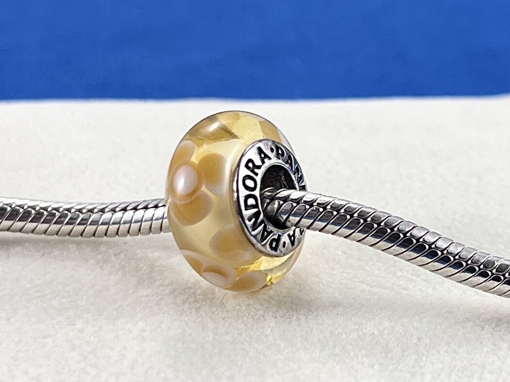 Authentic Pandora Yellow Flowers For You Murano Glass Charm Bead 790645 Retired