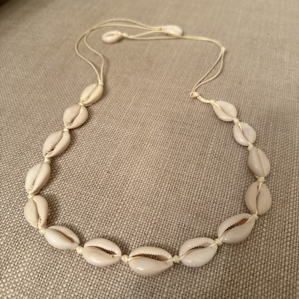 Shell Necklace Vintage Cowrie Lei Boho Beach Jewelry 1970s Hawaiian Choker Style