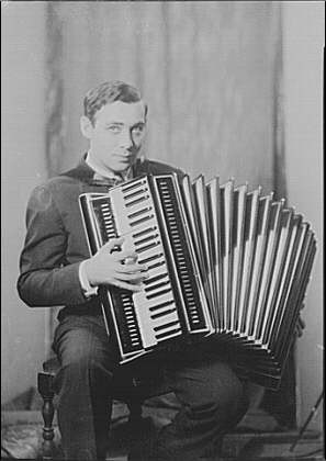 Unidentified Man Accordion Musician Portrait Photo 1910s Arnold Genthe