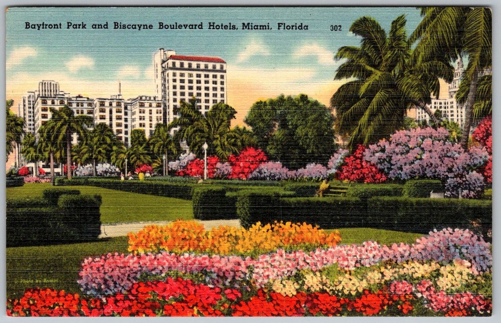 Vtg Linen Postcard Bayfront Park Biscayne Blvd Miami, FL 1940s