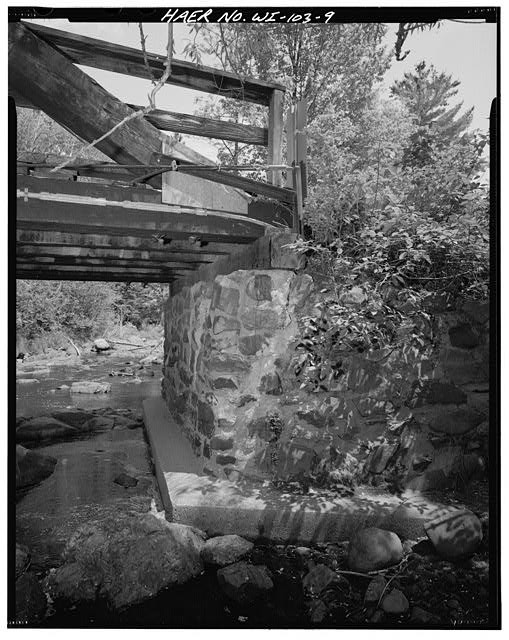 9. EAST ABUTMENT, SOUTH SIDE, LOOKING NORTH - Taylor Bridge, Spanning Middle