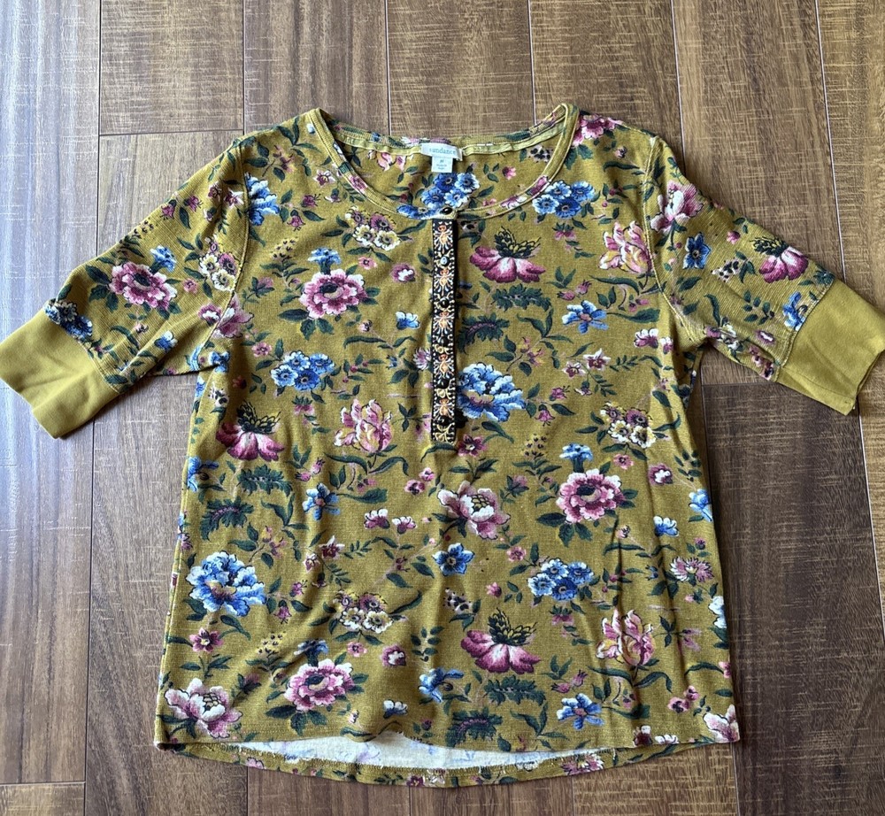 Sundance Floral Haven Henley Top Size M  Embroidered, See description