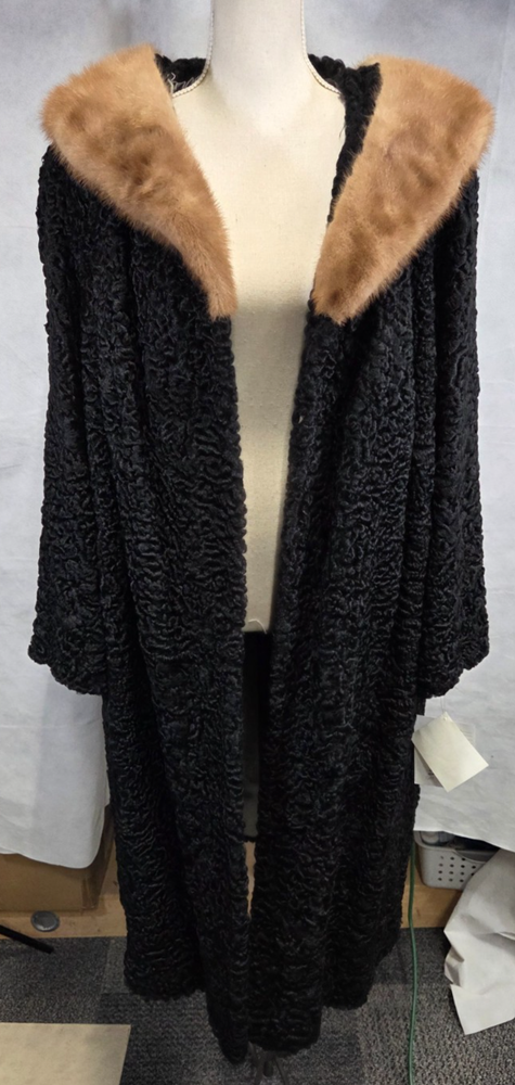 Hudsons Black Wool With Fur Trim Silk Lined Full Length Coat Size XL