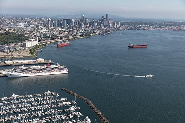 Seattle Washington 2018 Aerial View Downtown Skyline Cruise Ship Harbor