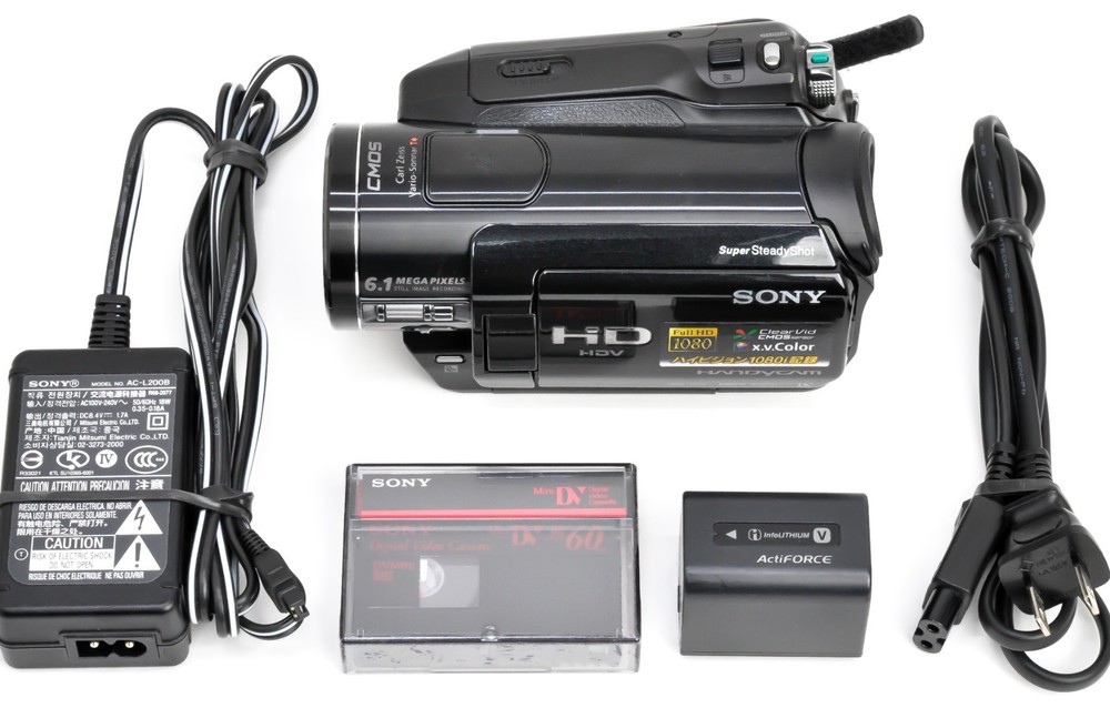 Sony Handycam HDR-HC9 Mini DV Camcorder 1080 Full HD 6.1MP 10x Nightshot Japan