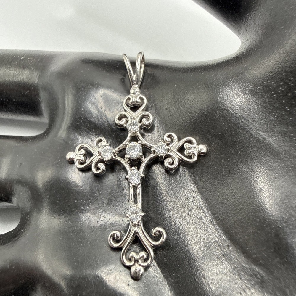 VTG Dainty 925 Sterling Silver CZ Cross Pendant. 1.9 Grams. Marked A