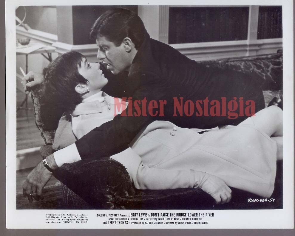 Vintage Photo 1968 Jerry Lewis Jacqueline Pearce in Don't Raise The Bridge