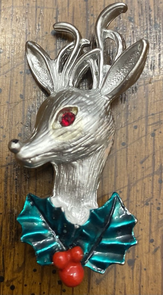 Vintage Sweet Silver Tone Christmas Brooch Pin Reindeer with Mistletoe