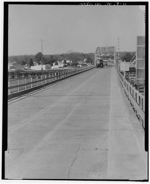 11. View north from bridge deck, bridge deck portal - Tipers Bridge, Spanning