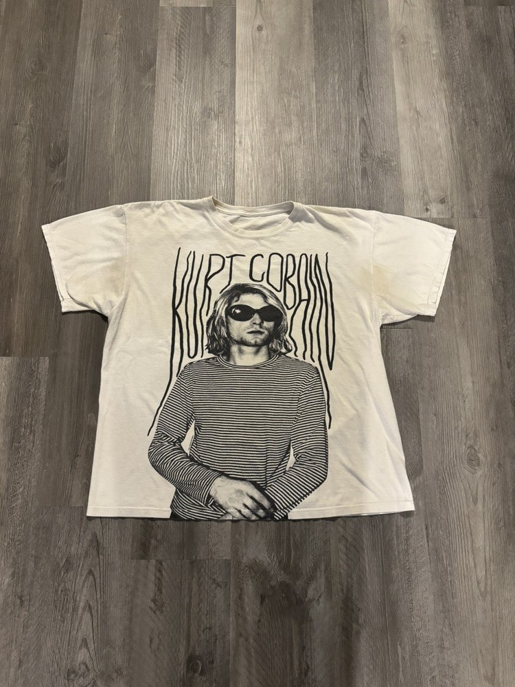 Vintage Y2K 2011 Kurt Cobain Nirvana Band End Of Music tee men’s size XL