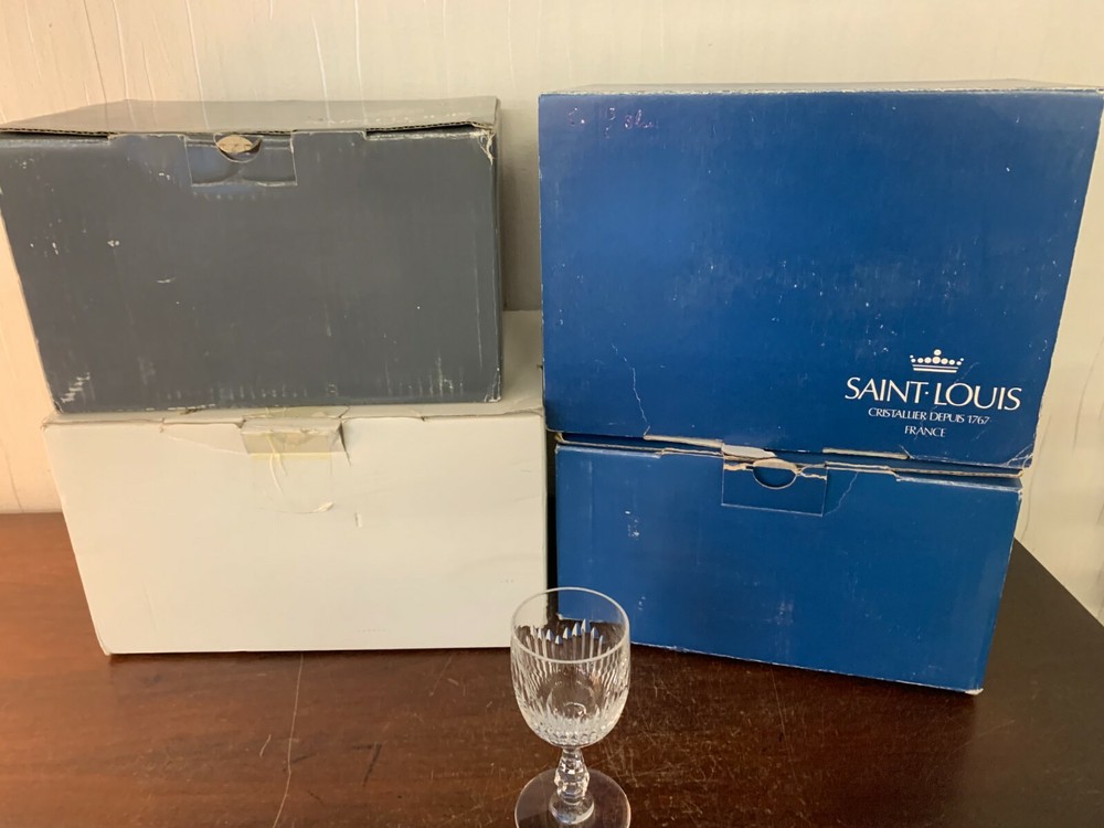 30 White Wine Glasses Model Liane In Crystal From SAINT LOUIS (Price Per Unit)