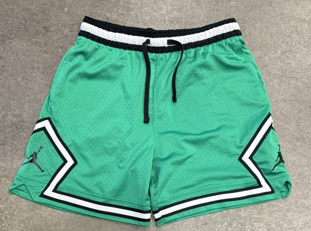 Michael Jordan Diamond Red Lightning basketball shorts.Size XL