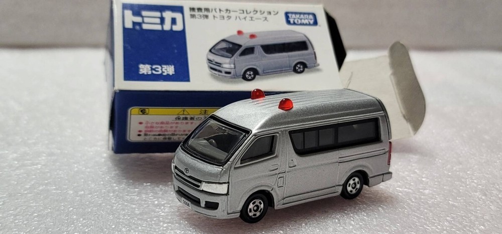 Takara Tomy Tomica Toyota HiAce Police Patrol Car