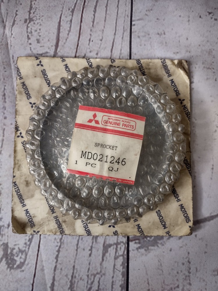 GENUINE MOPAR/MITSUBISHI MD021246 TIMING CHAIN SPROCKET