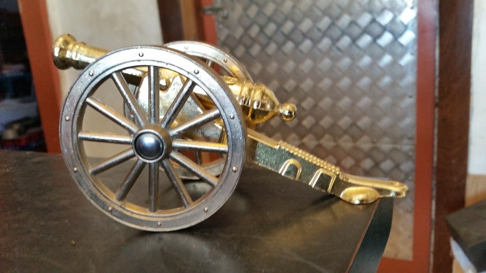 vintage heavy cast metal cannon desktop reproduction paperweight