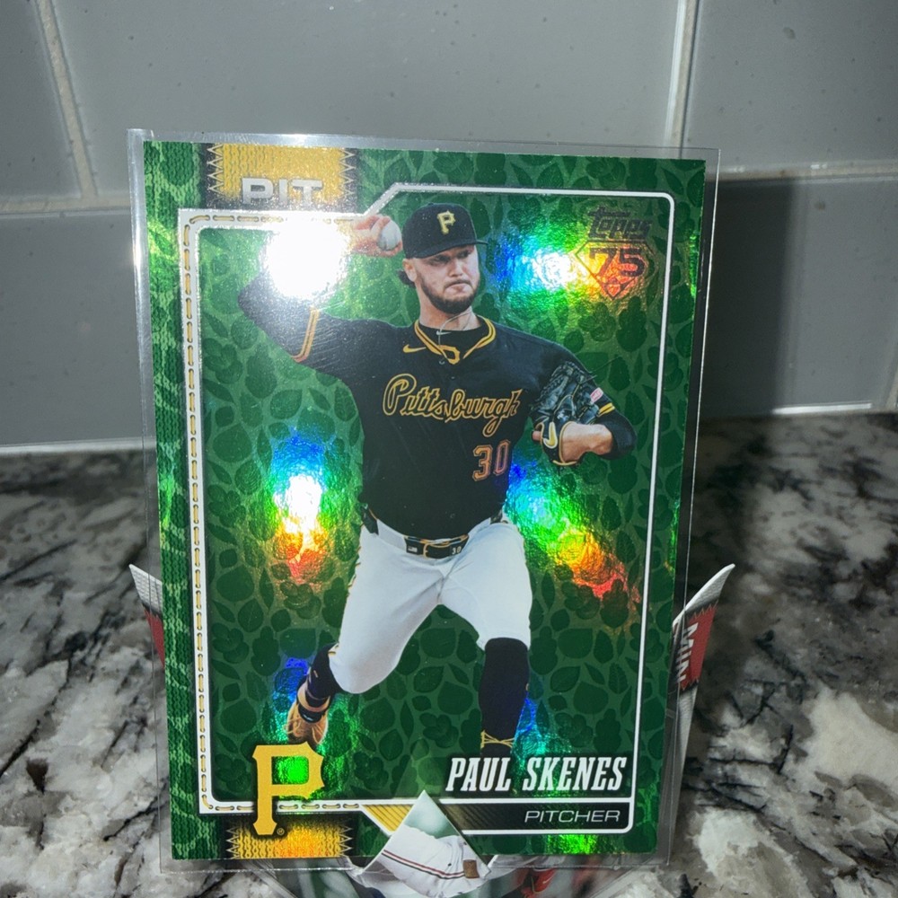Paul Skenes GREEN HOLIDAY EASTER PARALLEL 2026 Topps Series 1 #100 Pirates