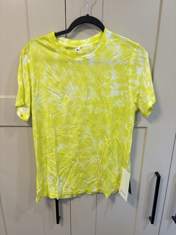 Lululemon All Yours Tee Size 4 Yellow Tie Dye MAR5 Cotton T-Shirt NWT