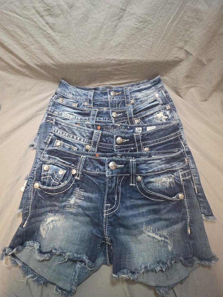 Miss me shorts  Size 26 (Lot Of 4)