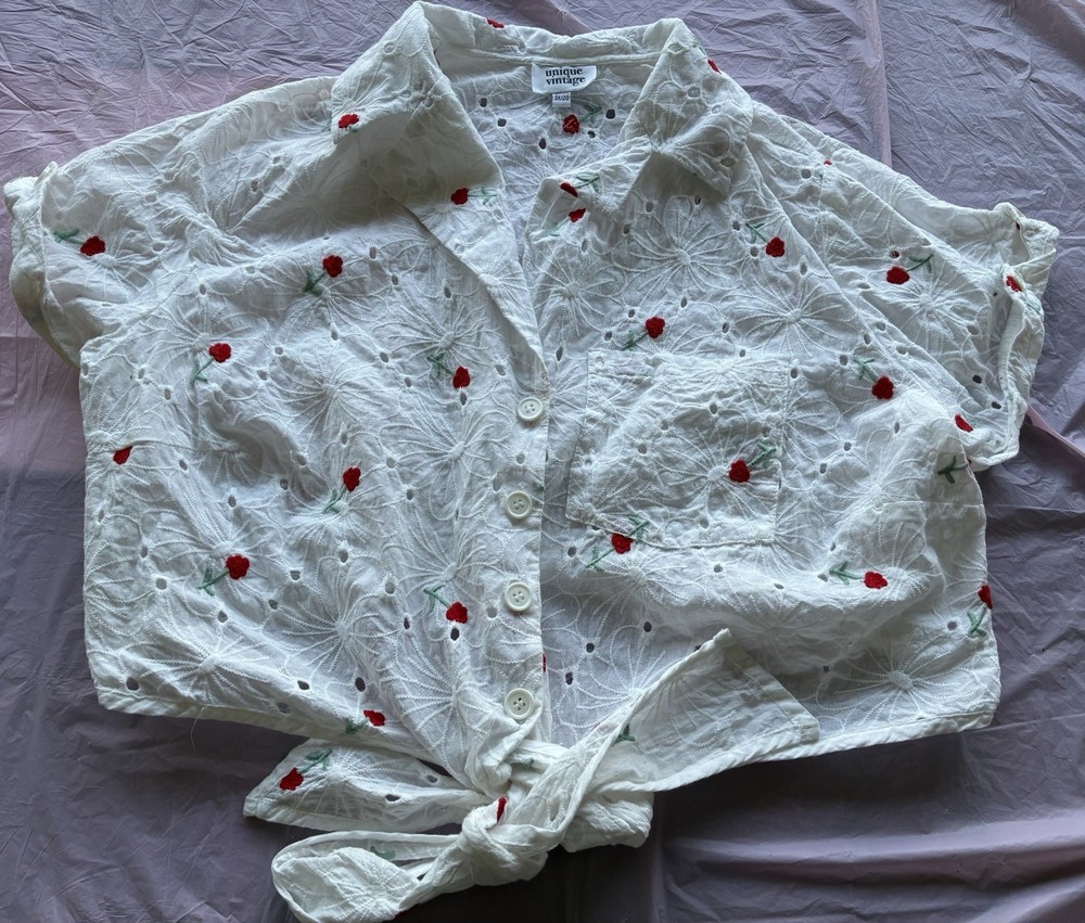 Unique Vintage Women’s White Floral Embroidered Tie Front Button-Up Top Sz 3X/20