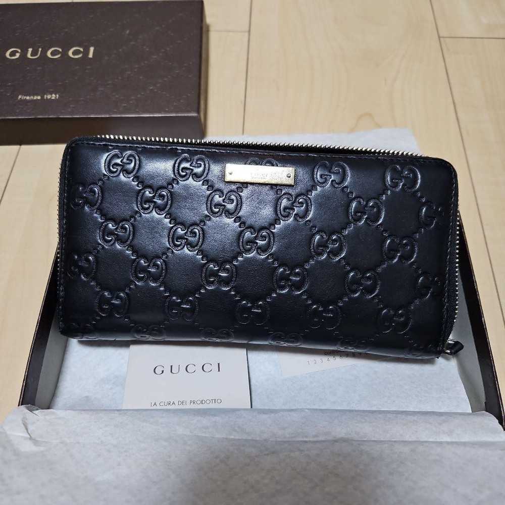 GUCCISMA Black Leather Gold Logo Zip Round Long Wallet Preowned From Japan