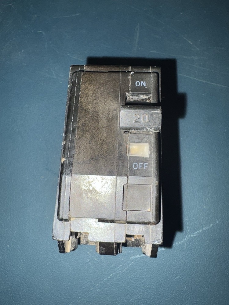 Square D 20 Amp 2-Pole Circuit Breaker 120/240V Plug In